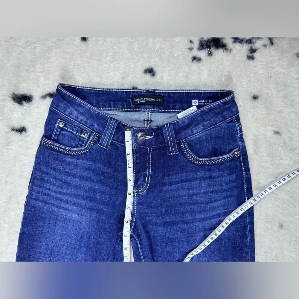Lee Platinum women's Dark Wash Mid Rise Barely Boot Cut Denim Jeans Size 28